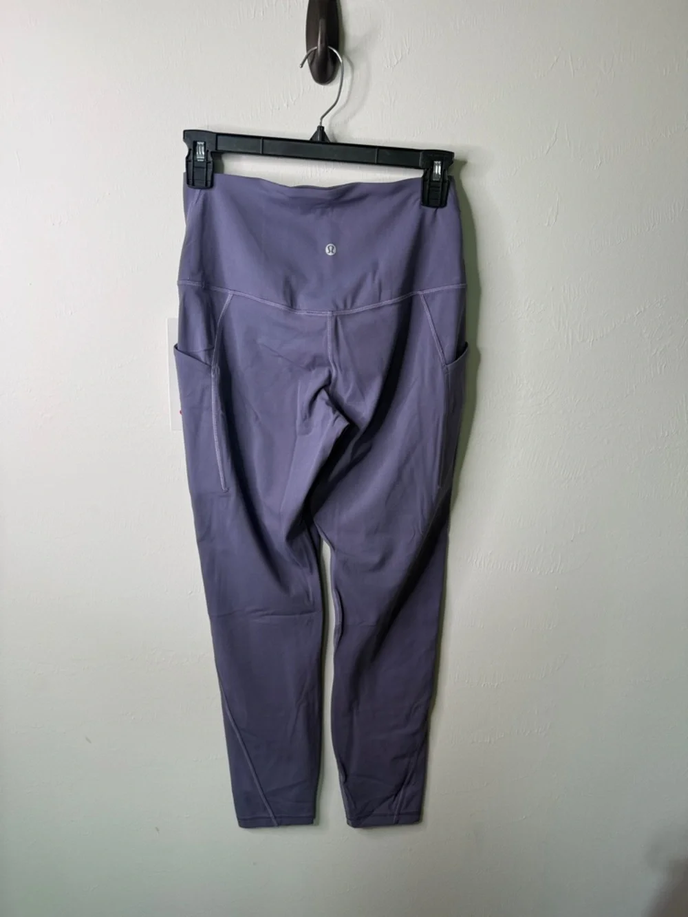 Lululemon Align HR 25” with pockets - Picture 2 of 5